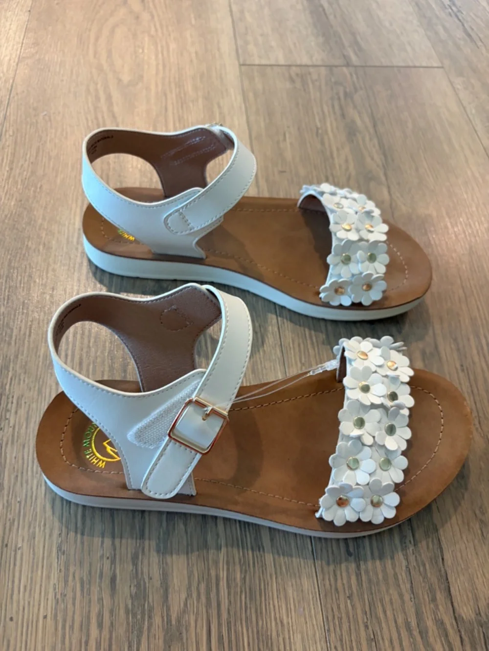White Mountain Floral White Sandal girls sz 2